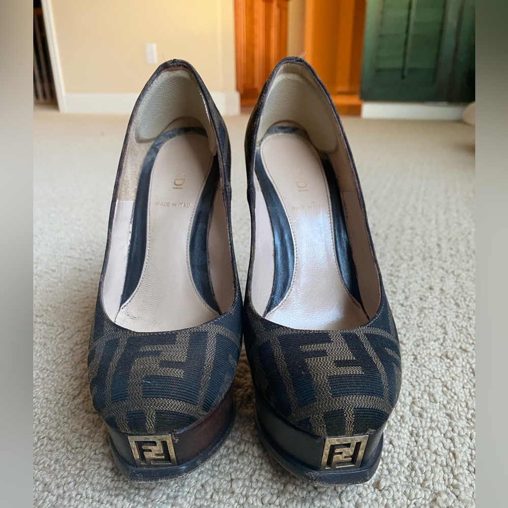 Fendi Fendista platform pumps